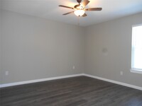 Building Photo - 1547 Greenfield Rd