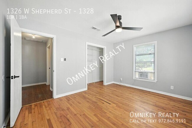 Building Photo - 1326 W Shepherd St