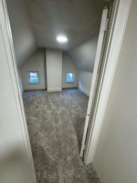 Building Photo - 122 N Holland Ave