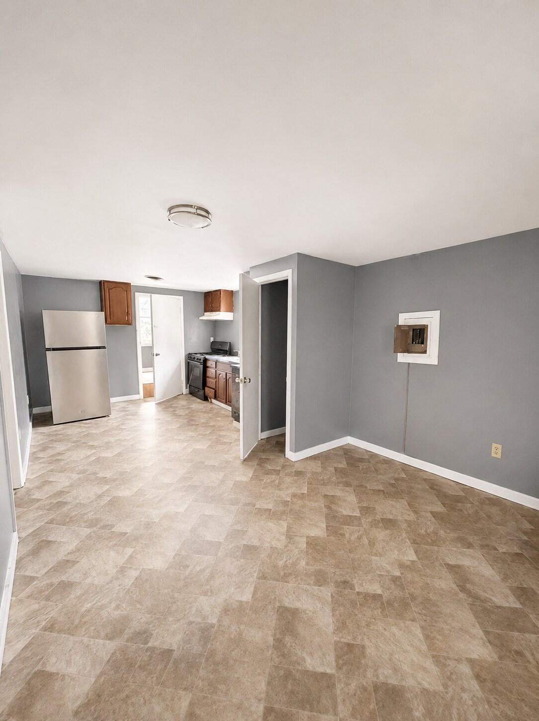 Building Photo - 735 Burden Ave