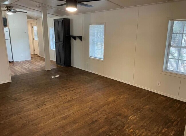 Building Photo - 23081 Nameless Rd