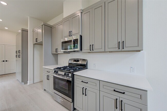 Building Photo - 4336 Avron Dr