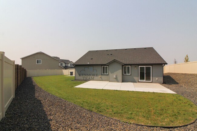 Building Photo - 3 Bedroom, 2 Bath Home in Kennewick