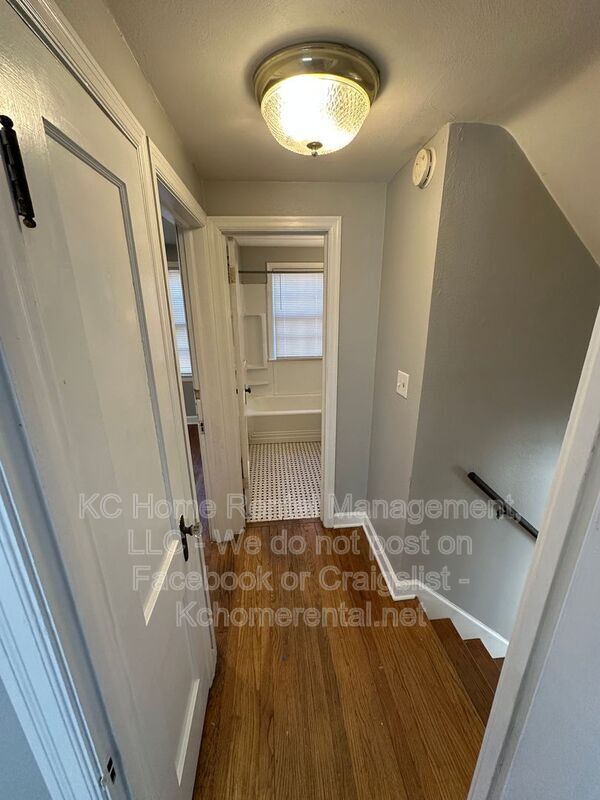 Building Photo - 4418 Sunrise Dr