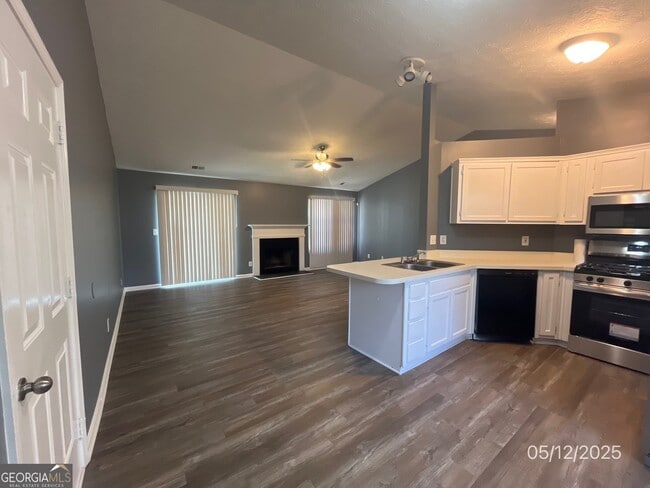 Building Photo - 6317 Amberly Rd