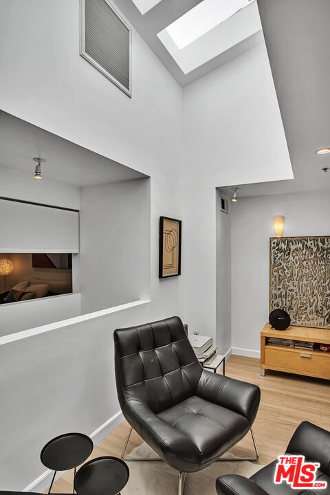 Building Photo - 5806 Waring Ave