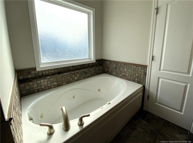 Building Photo - 109 Canyon Ct