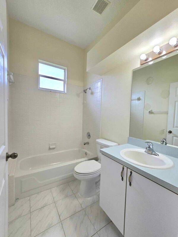 Building Photo - 7047 Hazeltine Cir