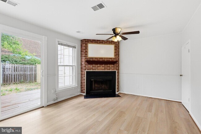 Building Photo - 8013 Dayspring Ct