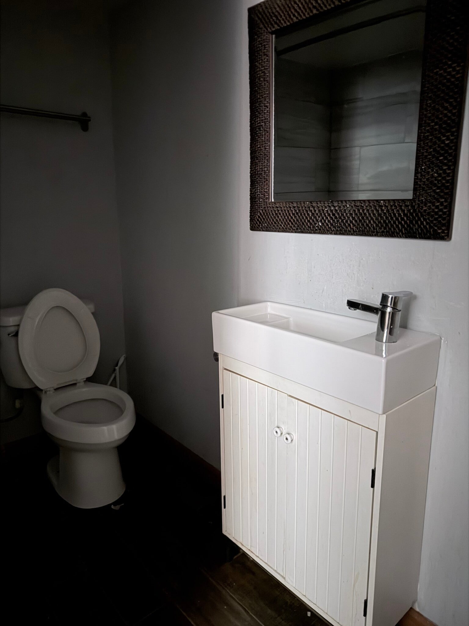 Building Photo - 204 S West St