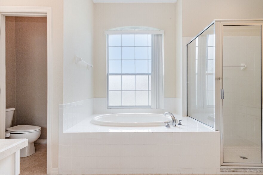 Building Photo - 3827 Alamanda Hills Ln