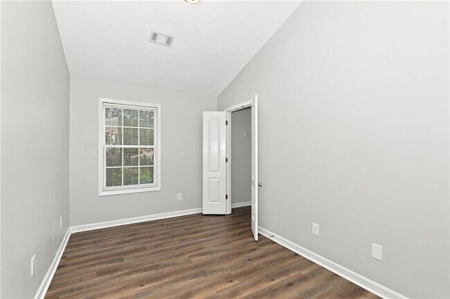 Building Photo - 8648 Thomas Ln