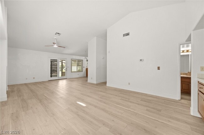 Building Photo - 360 Humboldt North Dr