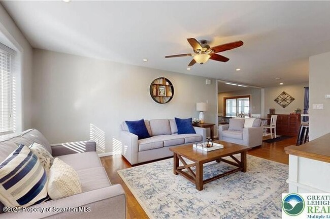 Building Photo - 2809 Green Acres Dr