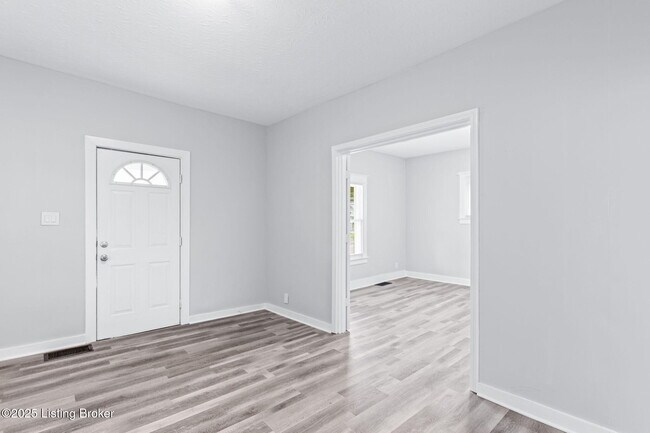 Building Photo - 1124 Sale Ave