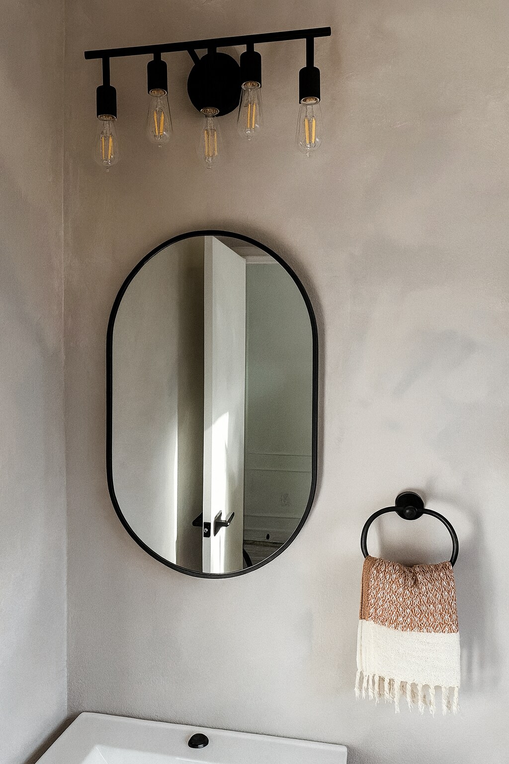 Building Photo - 5624 Victory Gallop Dr