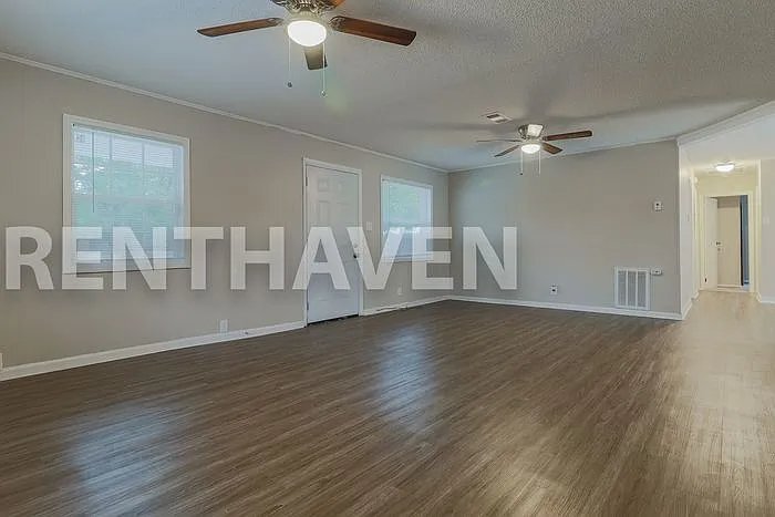 Building Photo - 301 Oregon Trail