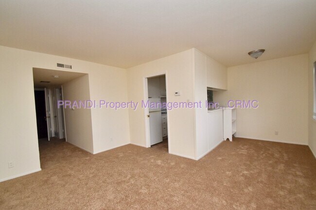 Building Photo - 104 Wisteria Way