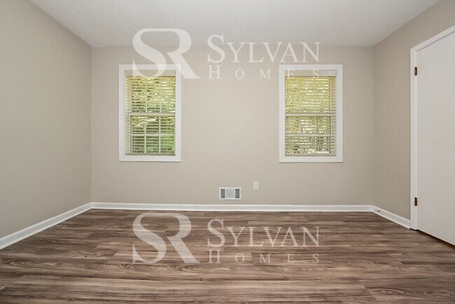 Building Photo - Spacious 3BR Home Awaits You!