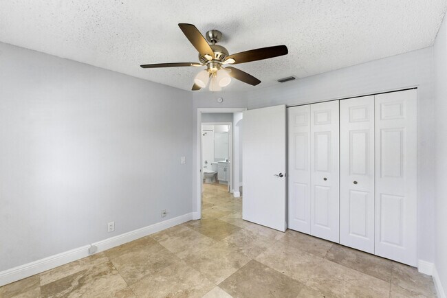 Building Photo - 10781 Cypress Lake Terrace