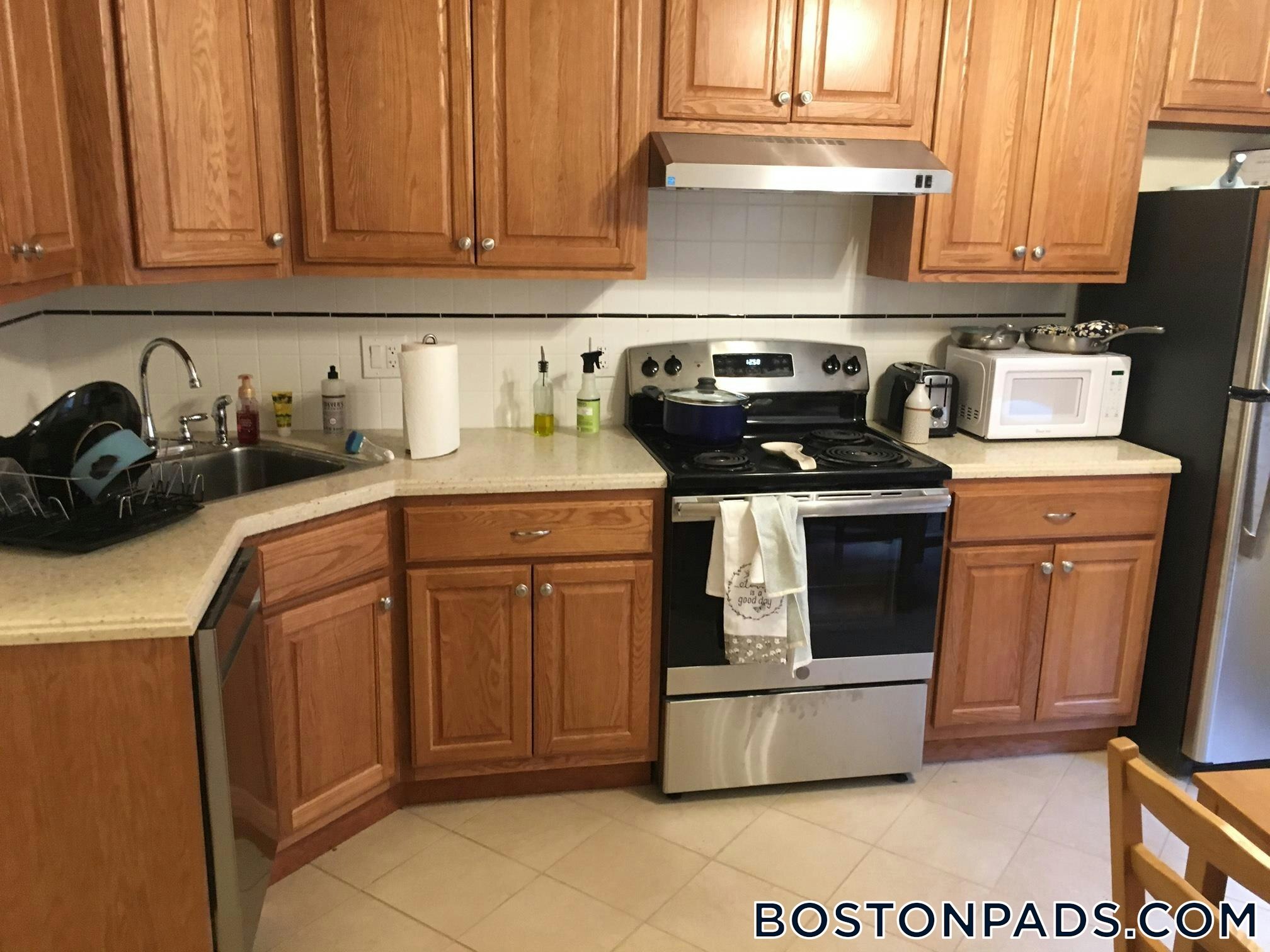 Building Photo - 46 Garden St