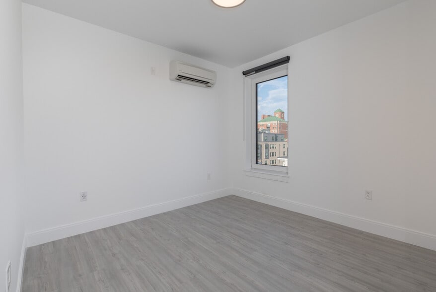 Building Photo - 39 Beacon St