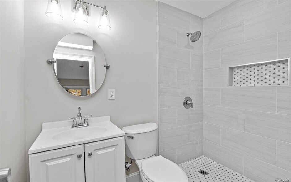 Building Photo - 18 Canine Rd