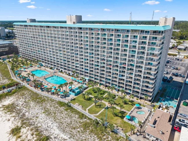 Building Photo - 8743 Thomas Dr