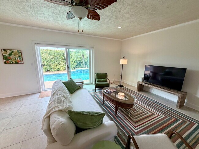 Building Photo - Gorgeous Pool Home in Satellite Beach!!