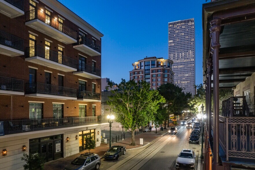 Building Photo - 731 Saint Charles Ave