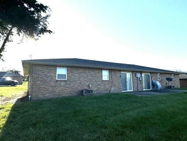 Building Photo - 5625 Hilltop
