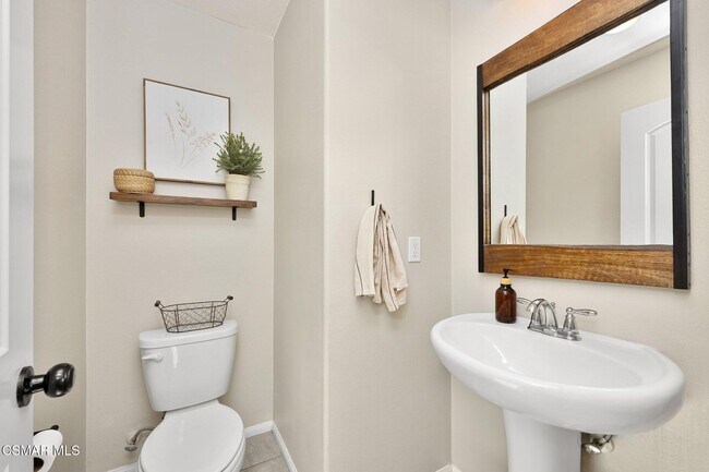 Building Photo - 425 Stratus Ln