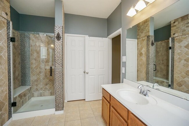 Building Photo - 3211 London Ln