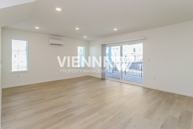 Building Photo - 8008 Quiet Knolls Dr