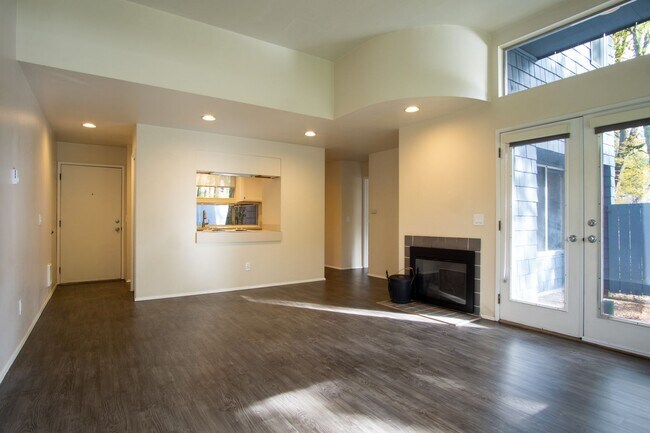 Building Photo - Gorgeous & Bright 1-Bed w/ Wood-Burning Fireplace, W/D, & Private Patio!