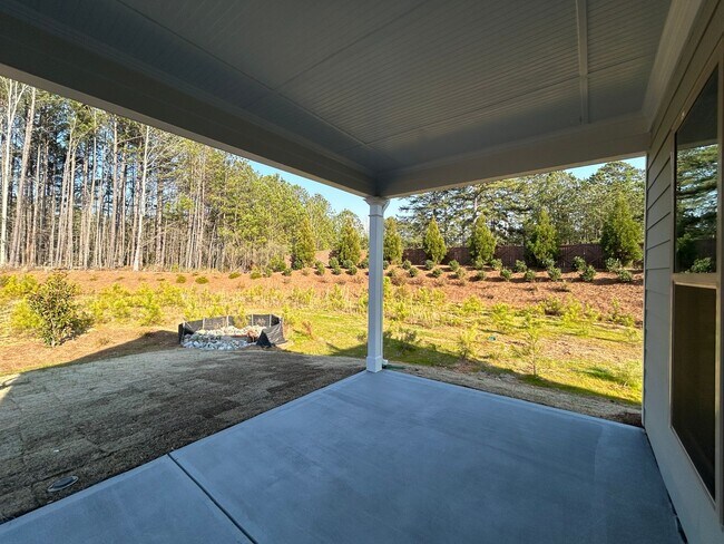 Building Photo - 450 Bandon Wy