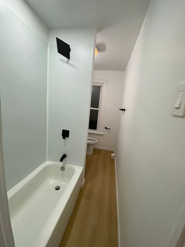 Building Photo - Newly updated 3 bedroom 1 bath house for Rent!