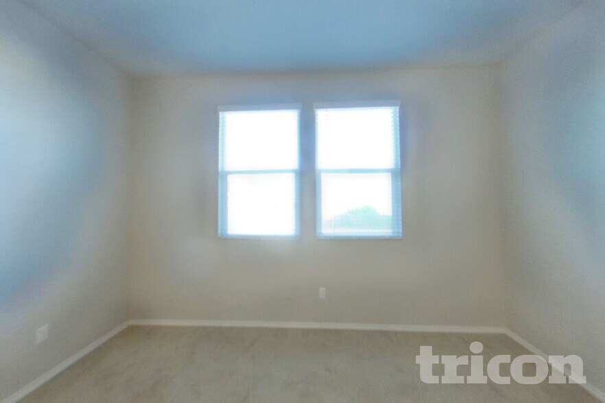 Building Photo - 5308 Saddle Clb Dr
