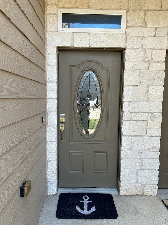 Building Photo - 17570 Hwy 105 W