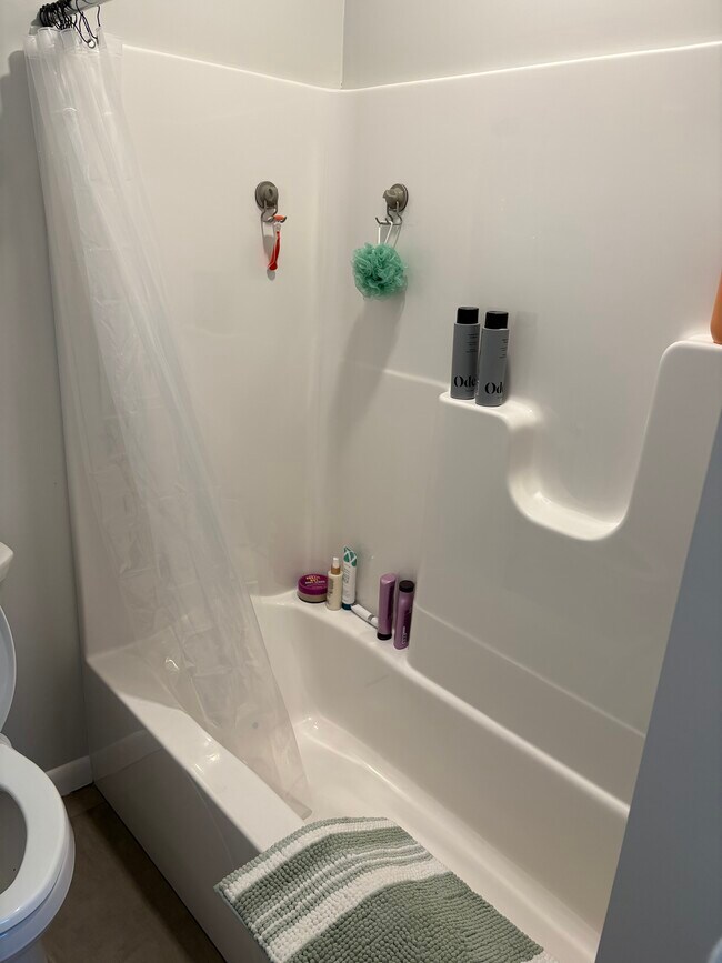 Building Photo - 216 Main St