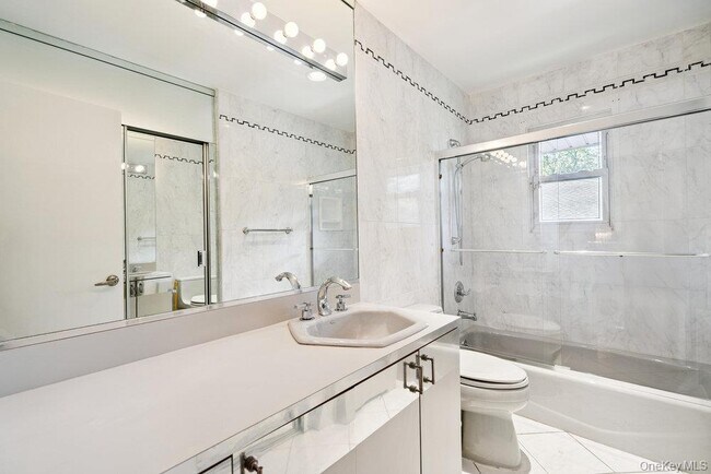 Building Photo - 72 Winthrop Rd