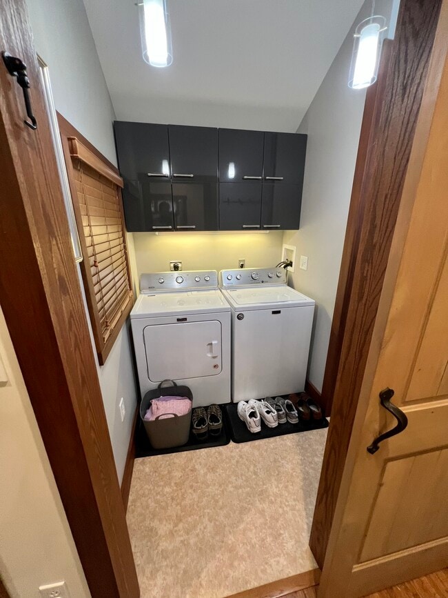 Building Photo - 1003 Court St