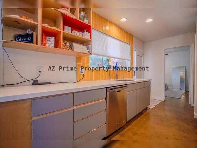 Building Photo - 351 E Encanto Dr