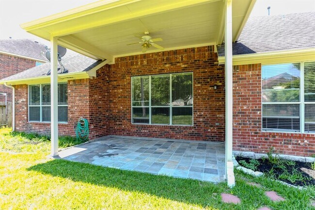Building Photo - 20907 Field Manor Ln