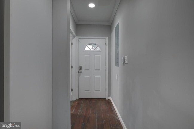 Building Photo - 16 N Bradford St