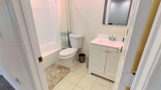 Building Photo - 1420 SE 26th Ave