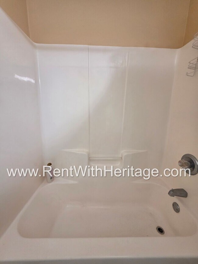 Building Photo - Gorgeous 5 Bd/ 3 Bath Including Full Finished Basement/ Spacious Yard with RV Parking/ Small Subd...