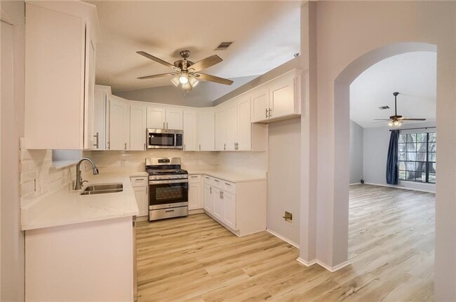 Building Photo - 15025 Wells Port Dr