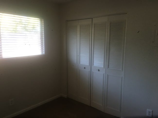 Building Photo - Charming 2-Bedroom Duplex in Cordova Towne West