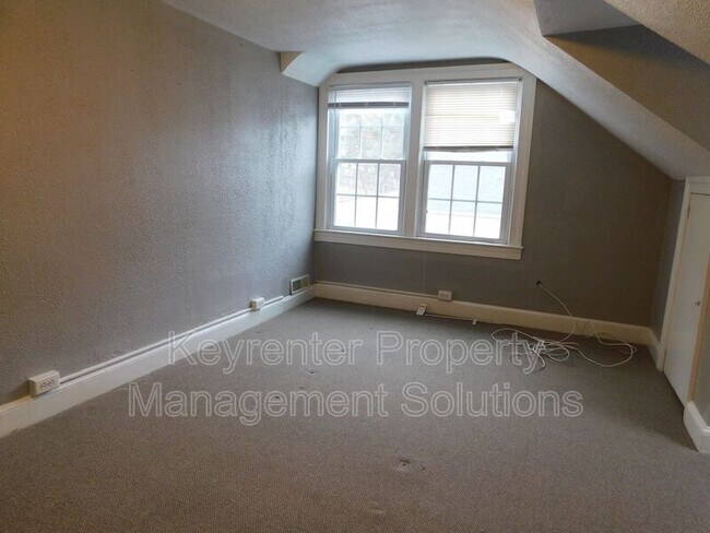 Building Photo - 811 E Beverley St
